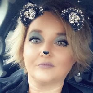 Meet your Posher, Laurie